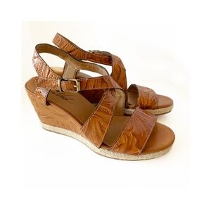 Patricia Nash Brown Wedge Sandals - actual Size is 6 - Manufacturer marked as 7